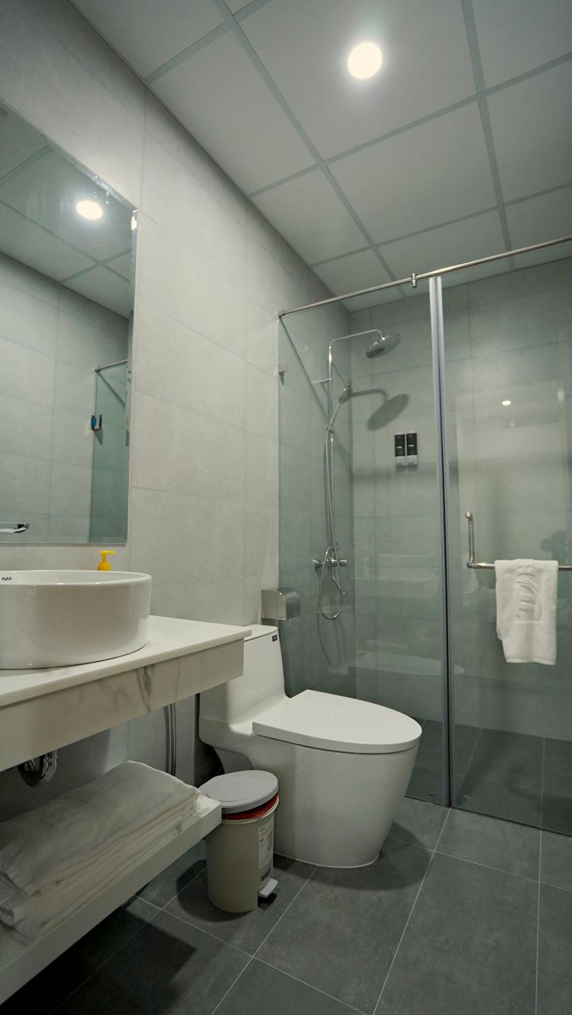 Thanh Thuy Hotel Буонметхуот Екстер'єр фото