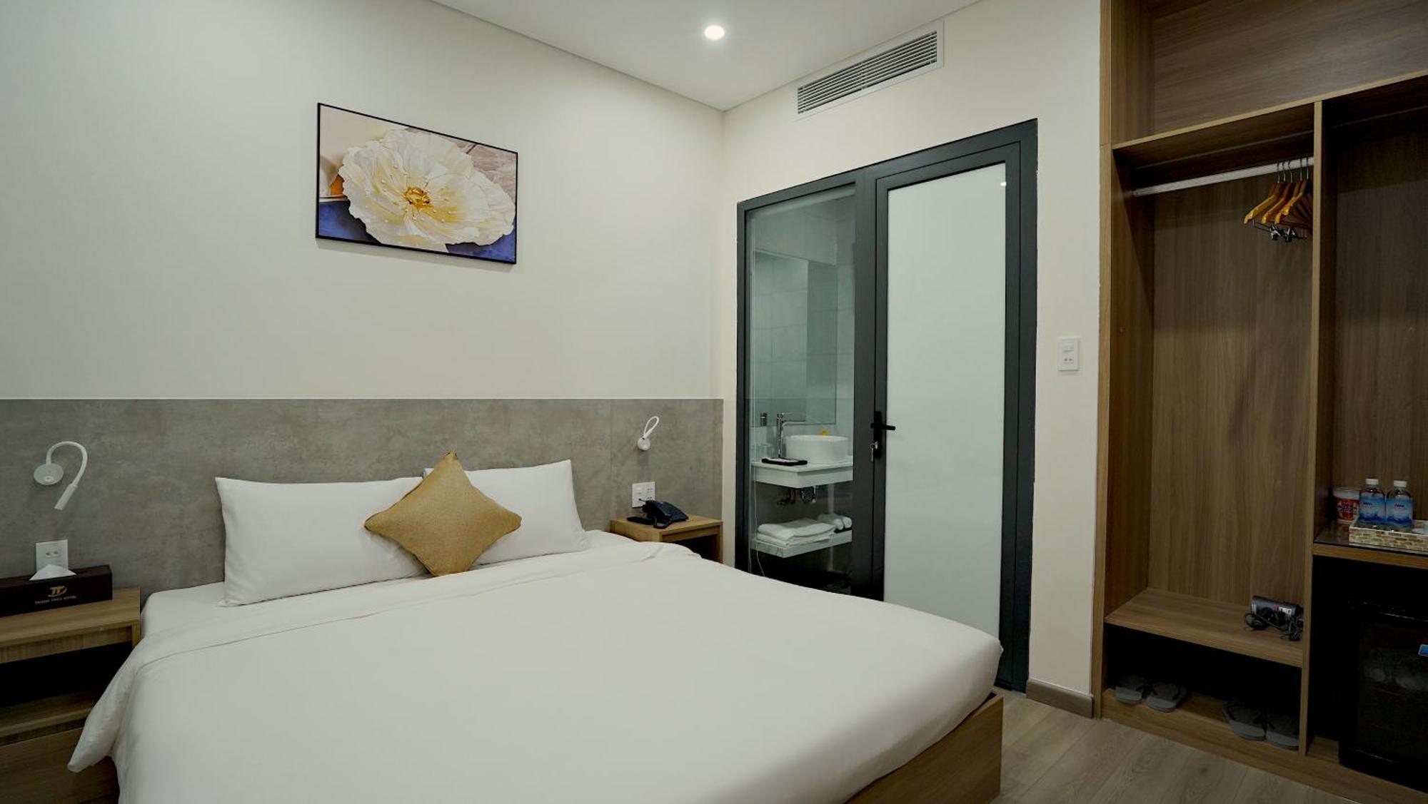Thanh Thuy Hotel Буонметхуот Екстер'єр фото